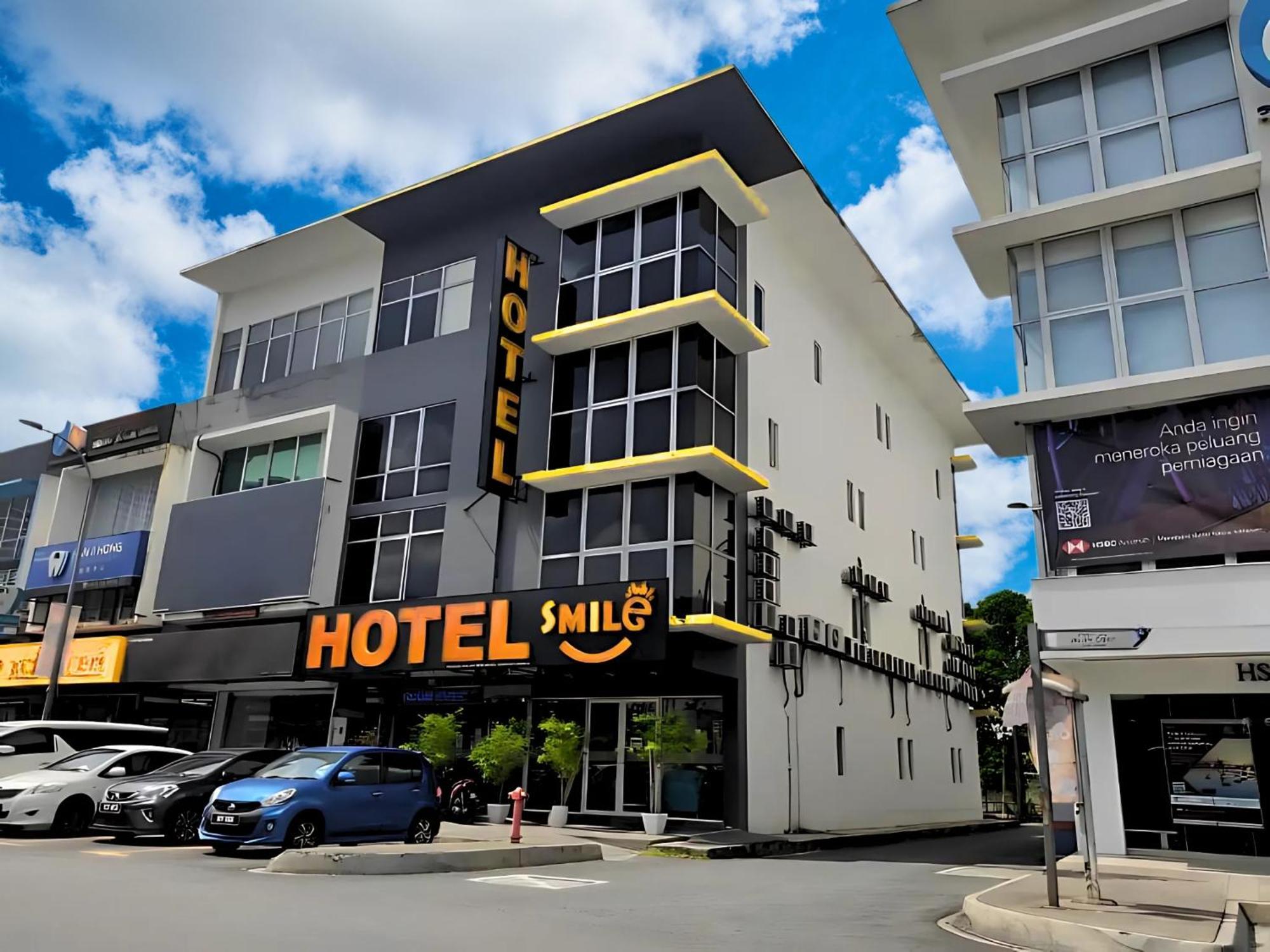 Smile Hotel C180 Cheras Selatan Exterior foto