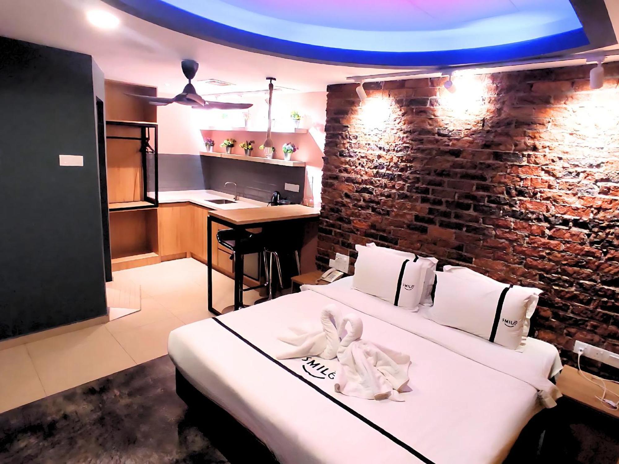 Smile Hotel C180 Cheras Selatan Exterior foto
